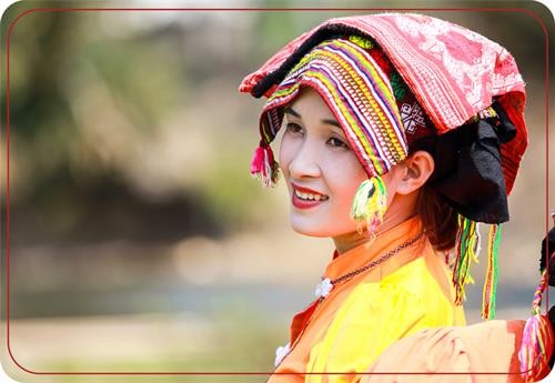 Thế giới nghệ thuật trong trang phục người Thái