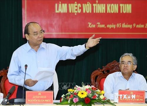 Thủ tướng Nguyễn Xuân Phúc: Cần tạo điều kiện cho Kon Tum phát triển dược liệu sâm Ngọc Linh