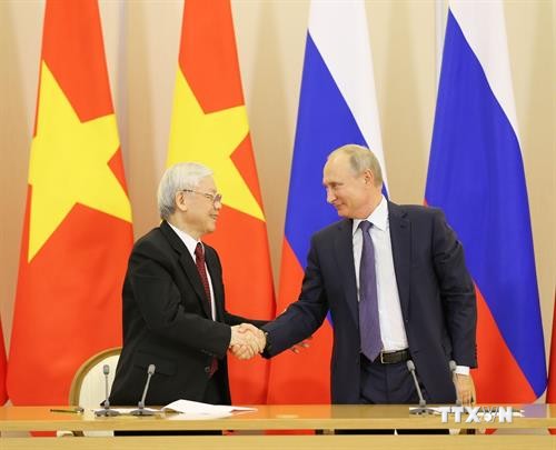 越南与俄罗斯签署多项合作文件