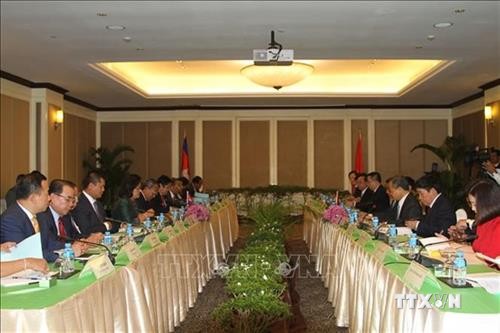 越共中央检查委员会工作代表团对柬埔寨进行工作访问 