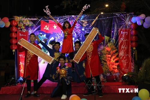 旅外越南人兴高采烈举行2019年迎新春活动