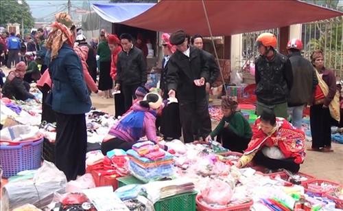 Độc đáo chợ phiên ngày Tết vùng cao Quỳnh Nhai