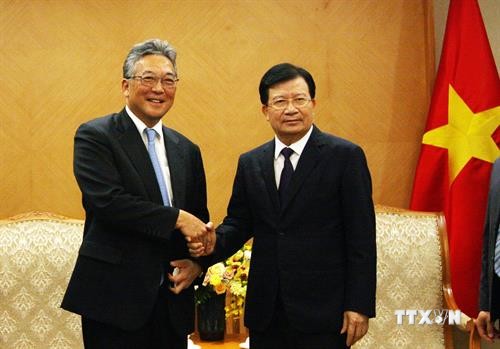 越南政府副总理郑廷勇会见日本丸红株式会社首席执行官