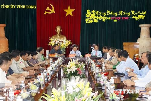 永隆省与柬埔寨磅士卑省加强友好关系