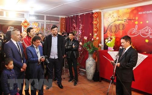 越南驻阿尔及利亚大使馆举行2019己亥春节见面会