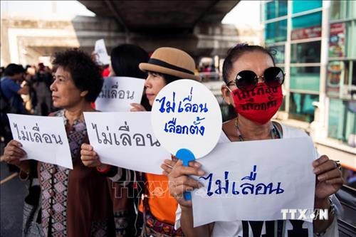 泰国活动人士举行和平集会反对推迟大选