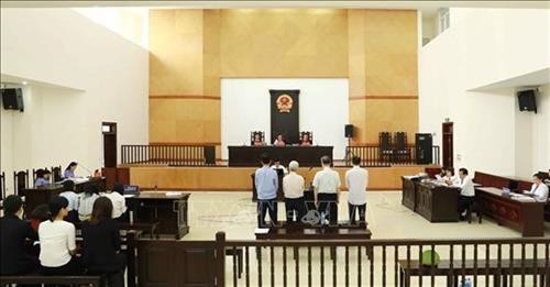 河内市人民检察院再度开庭审理Vinashin滥用职权侵占财产一案