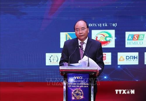 越南政府总理阮春福：政府将当好企业发展的坚强后盾
