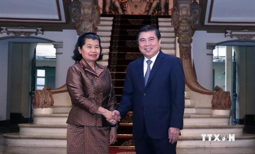  越柬共同促进贸易投资合作关系迈上新台阶