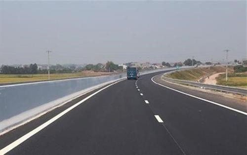 胡志明市人民委员会负责展开胡志明市—木排高速公路项目
