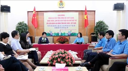 越南北宁省与中国浙江省加强工会合作