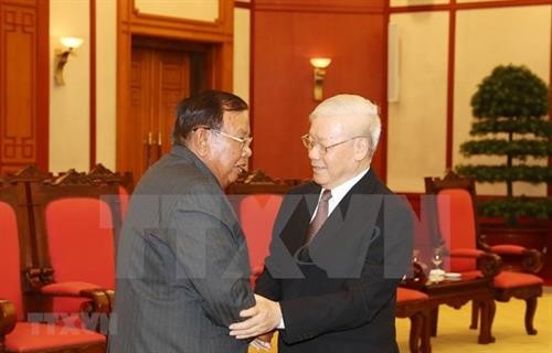 越共中央总书记、国家主席阮富仲会见老挝人民革命党总书记、国家主席本扬