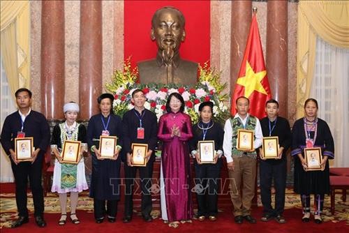 Phó Chủ tịch nước Đặng Thị Ngọc Thịnh gặp mặt Đoàn đại biểu người dân tộc thiểu số tiêu biểu tỉnh Cao Bằng