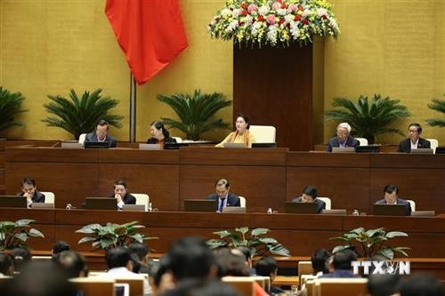越南第十四届国会第八次会议开始讨论经济社会问题