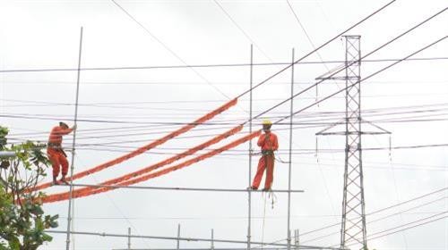 Nâng tải đường dây 110 kV Đăk Hà - Đăk Tô