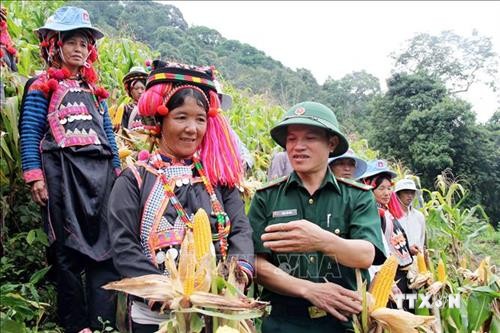 Bộ đội Biên phòng Lai Châu chung tay cùng nhân dân vùng biên xây dựng nông thôn mới