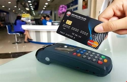 越南商业银行力争2021年将7000万张银行磁条卡换成芯片卡