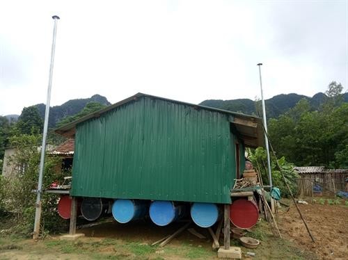 Quảng Bình xây dựng 58 nhà bè vượt lũ cho người dân xã Tân Hóa
