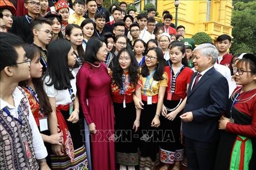 Phó Chủ tịch nước Đặng Thị Ngọc Thịnh gặp mặt Đoàn đại biểu học sinh, sinh viên, thanh niên dân tộc thiểu số xuất sắc, tiêu biểu