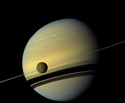Công bố bản đồ đầu tiên về địa chất trên vệ tinh Titan của Sao Thổ