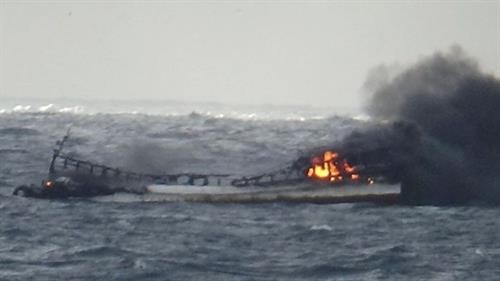 韩国总统指示尽快对发生火灾致包括越南船员失联的一渔船采取救援工作