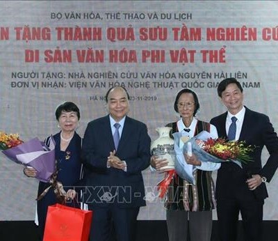 Thủ tướng Nguyễn Xuân Phúc: Phải biến văn hóa trở thành di sản và tạo sinh kế cho người dân