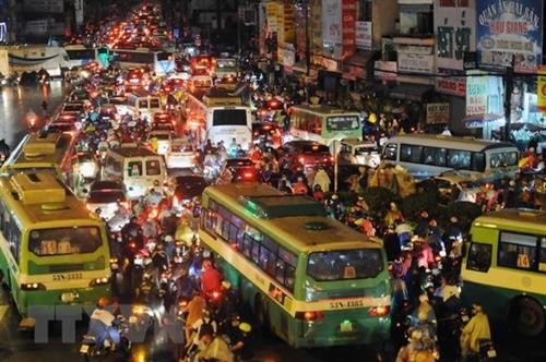 胡志明市领导赴泰寻求城市发展、防止内涝和解决交通拥堵经验
