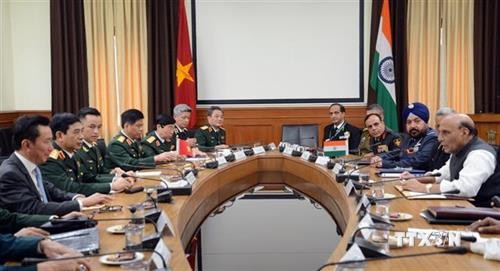越南与印度签署有关国防技术研究的合作协议
