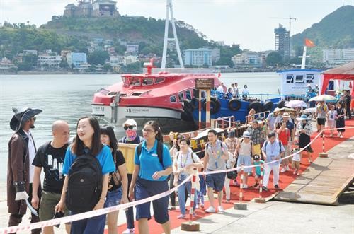 2019年前10个月广宁省接待游客1170万人次