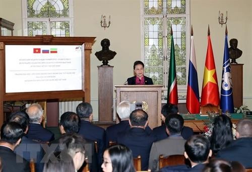 越南国会主席阮氏金银造访喀山联邦大学