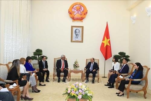 越南政府总理阮春福会见古巴司法部长