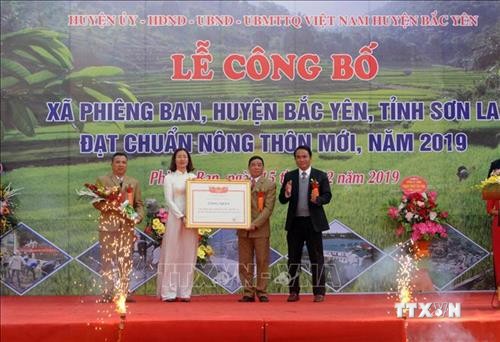 Xã Phiêng Ban đạt chuẩn nông thôn mới