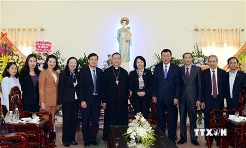 国家副主席邓氏玉盛向南定省裴珠教区致以圣诞祝福