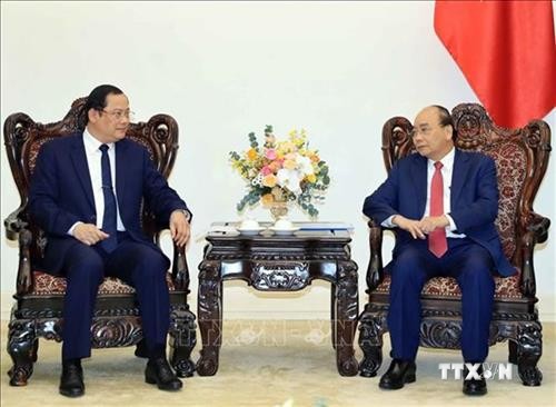 越南政府总理阮春福会见老挝计划投资部副部长宋赛•西潘敦