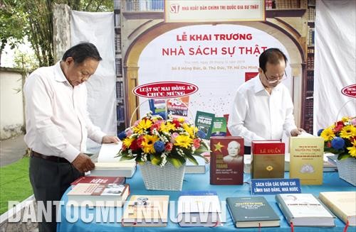 Khai trương cơ sở mới của Nhà sách Sự thật tại thành phố Hồ Chí Minh