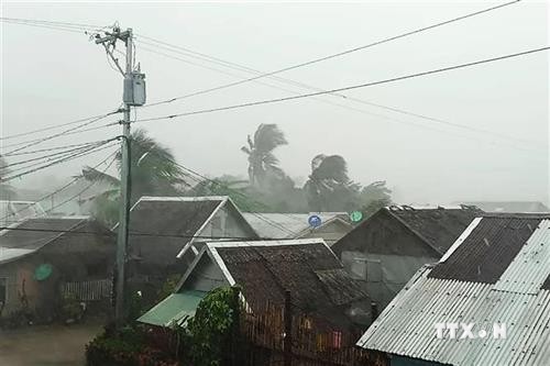 台风“北冕”袭菲律宾已致2死数千人被疏散
