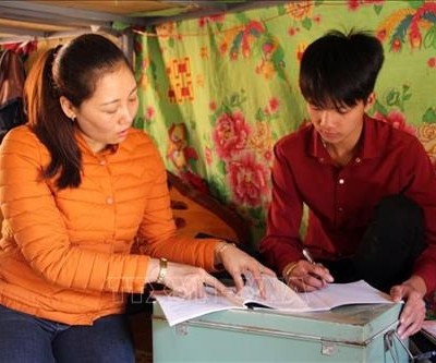 Tiếp sức học sinh nghèo ở các bản vùng sâu, vùng xa huyện Thuận Châu đến trường