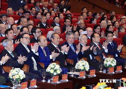 Thủ tướng Nguyễn Xuân Phúc: Học sinh miền Nam trên đất Bắc luôn giữ trọn niềm tin với Đảng, với Tổ quốc