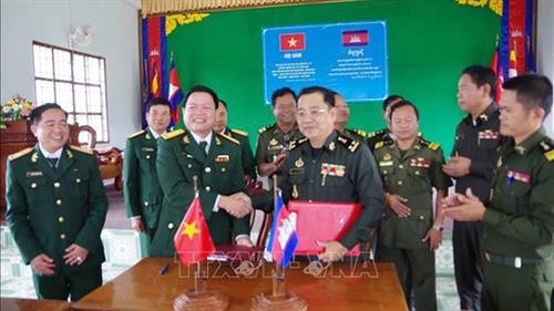 越南得农省军事指挥部同柬埔寨蒙多基里省军事小区评估2019年合作结果