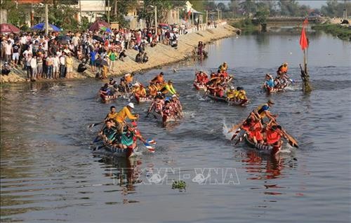 Rộn ràng sông nước với các lễ hội đua ghe đầu năm ở Thừa Thiên - Huế