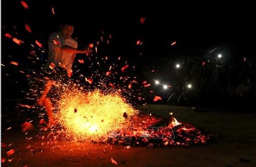 Độc đáo Lễ hội nhảy lửa của người Dao Đỏ ở Tuyên Quang