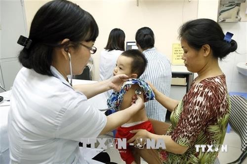 Bình Thuận tiêm chủng bổ sung vắc xin sởi - rubella cho trẻ