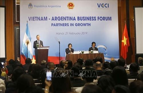 越南阿根廷企业论坛吸引两国300家企业代表出席