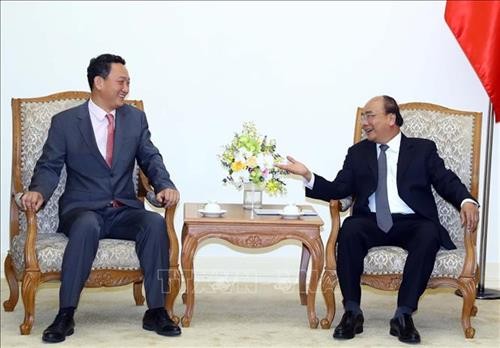 越南政府总理阮春福会见韩国驻越南大使金度显
