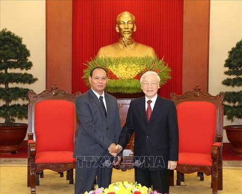 越共中央总书记、国家主席阮富仲会见老挝国家安全部高级代表团