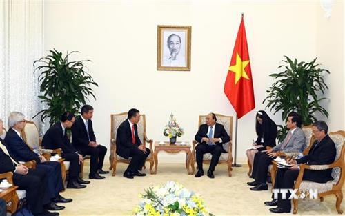 越南政府总理阮春福会见泰国暹罗水泥集团总裁