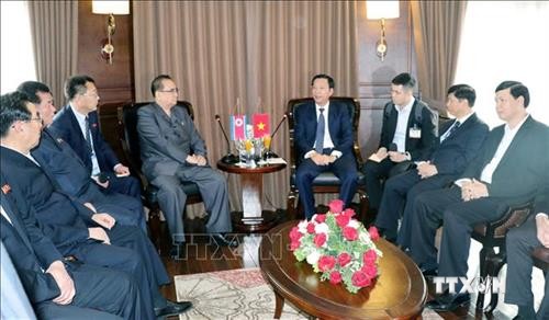 Đoàn đại biểu Lãnh đạo cấp cao Đảng Lao động Triều Tiên thăm quan Di sản Thiên nhiên Thế giới vịnh Hạ Long
