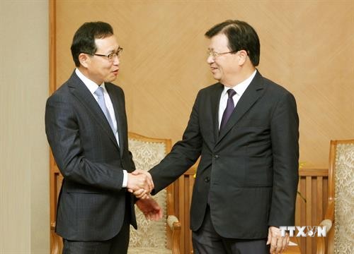 郑廷勇副总理会见韩国三星集团（越南）总裁 