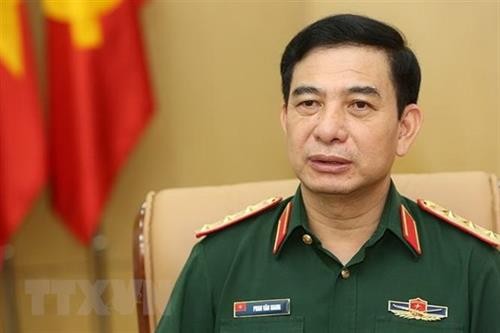 越南人民军高级军事代表团对新加坡进行正式访问