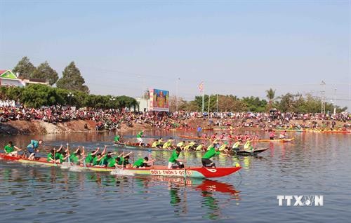 Đắk Lắk tổ chức Hội đua thuyền nam truyền thống đầu Xuân Kỷ Hợi 2019